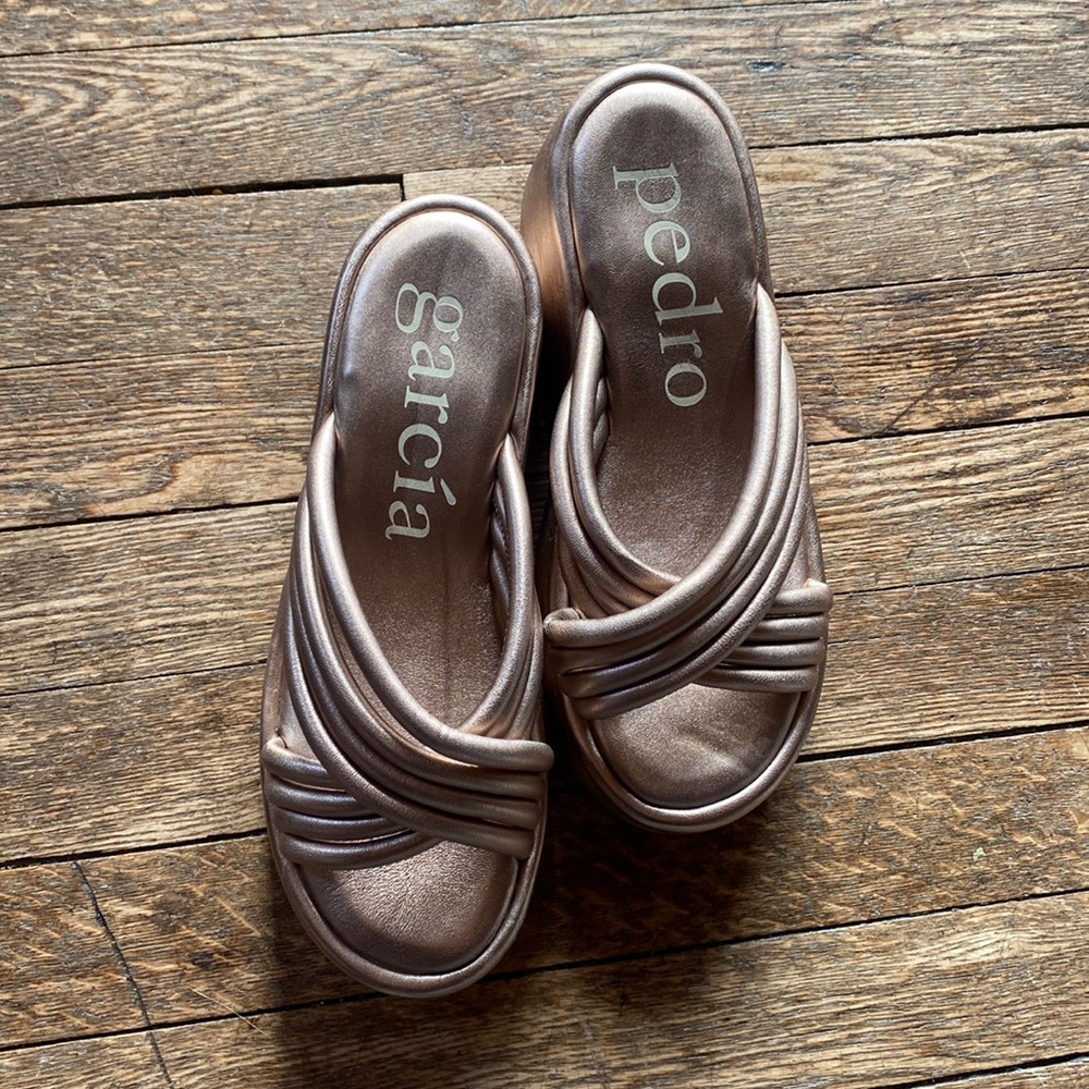 Pedro Garcia gold leather slides - size EU 40